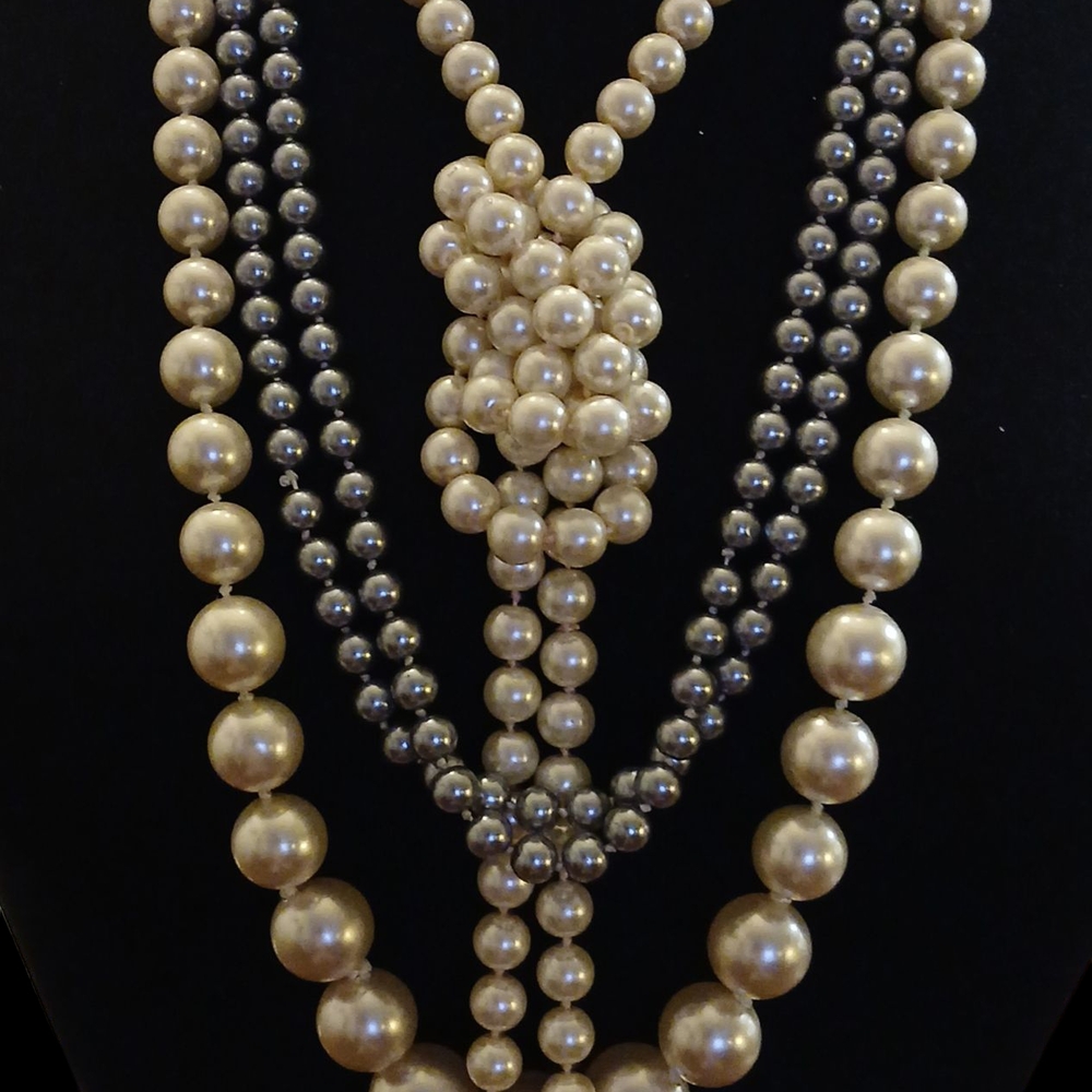 Elegant Pearl Necklace Set